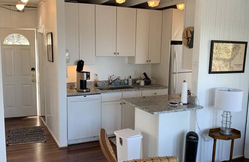 Tracys Landing Casa | Cute Bay Home/Fantastic View and Sandy Beach