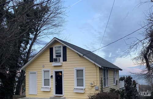 Tracys Landing Casa | Cute Bay Home/Fantastic View and Sandy Beach