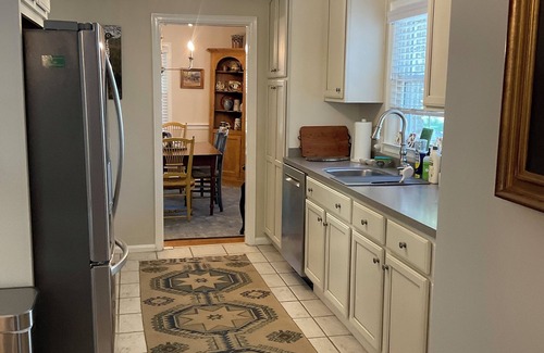 Fairway Casa | Cute bungalow located in the Fairwood neighborhood of Lexington. #15081244-1