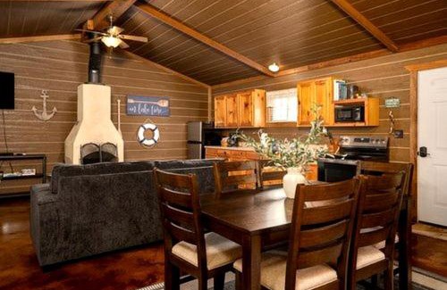 Cleora Casa | Cute Cabin Great for Family Getaways in Afton, Oklahoma