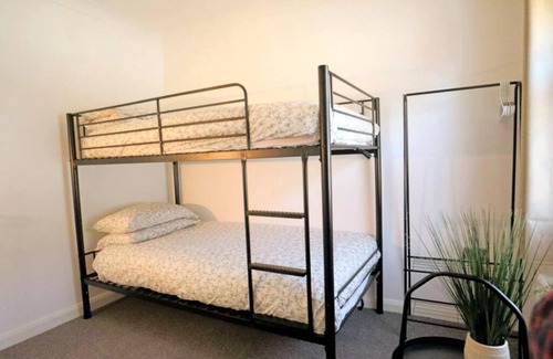 Hastings Casa | Cute Central Georgian Cottage