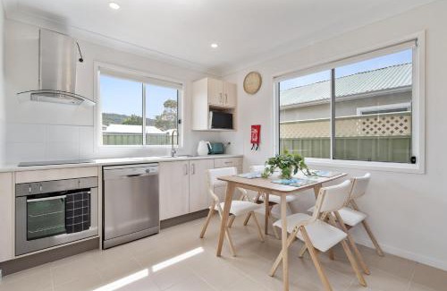 Ettalong Beach Casa | Cute Coastal 2-Bedroom Getaway