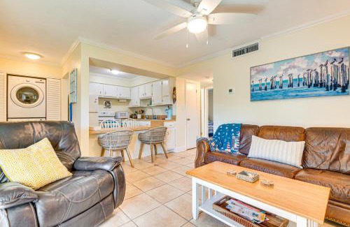Cocoa Beach Apartamento | Cute Cocoa Beach Condo with Pool and Beach Access!