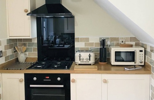 Little Haywood Cabaña | Cute comfortable and characterful country cottage in the heart of England.