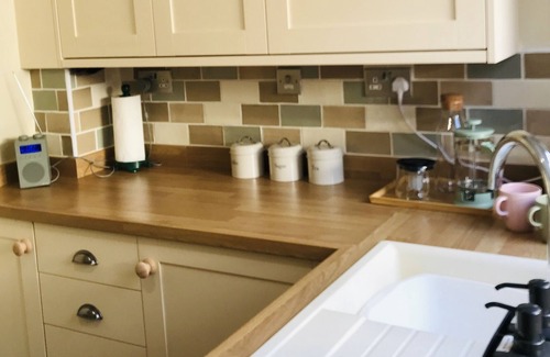 Little Haywood Cabaña | Cute comfortable and characterful country cottage in the heart of England.