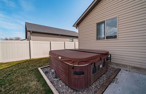 Idaho Falls Casa | Cute Comfy 4-bedroom home W/ Hot tub!!
