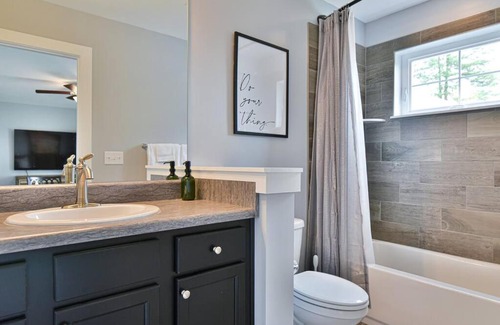 Candler Casa | Cute & Comfy Condo ~ 9 miles to DTWN Asheville