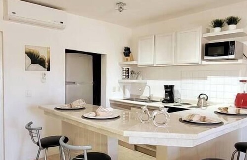 Cabo Bello Apartamento | LOVELY CONDO WALK TO THE BEACH IN CABO CORRIDOR.