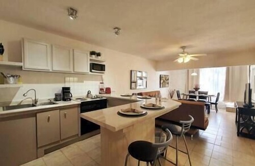 Cabo Bello Apartamento | LOVELY CONDO WALK TO THE BEACH IN CABO CORRIDOR.