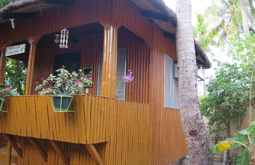 Roxas Cabaña | Kubo linda fresca, verde cerca de la playa