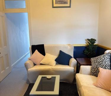 Lithgow Casa | Cute cosy miners cottage