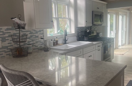 York Beach Casa | Cute cottage close to short sands beach