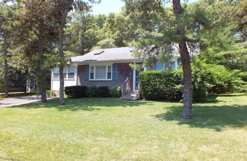 South Chatham Casa | Cute Cottage - Half Mile to Nantucket Sound!