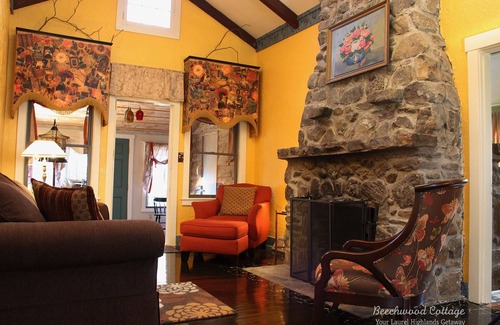 Laurel Mountain Cabina | Cute Cottage in Beautiful Forest | Artistic Style & Charm | A Ligonier Original