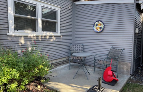 Upper Rockridge Cabaña | Cute Cottage in Oakland Hills with TWIN BEDS