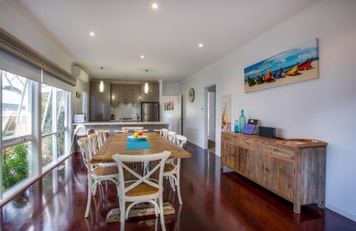 Rye Casa | Cute Cottage on Cain - beach at end of street