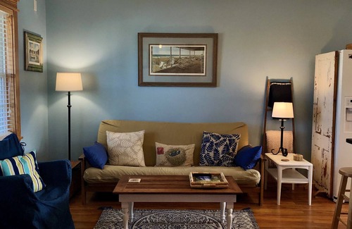 Morehead City Casa | Cute cottage within walking distance to historic downtown Beaufort, NC.