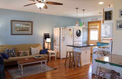 Morehead City Casa | Cute cottage within walking distance to historic downtown Beaufort, NC.