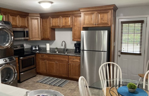 Stonehouse Casa | Cute Country Stay! Convenient to Williamsburg!