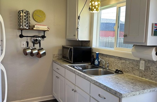 Southeast Eugene Casa | Cute & Cozy 2-Bedroom in SE Eugene