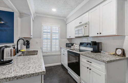 Spring Casa | Cute & Cozy 3BR, 2bath w POOL
