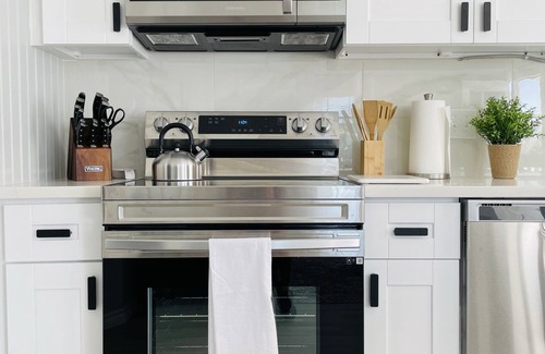 Surfside Beach Cabaña | Cute, Cozy and Clean cottage by the Sea!