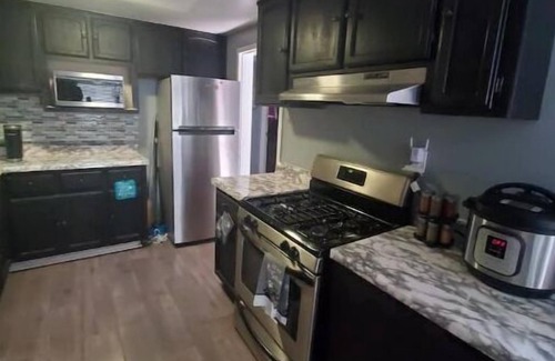 Pittsburg Casa | Cute & Cozy Beautiful 3 bedroom home
