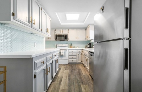 Cayucos Casa | Cute & Cozy Cayucos Bungalow Near Beach and Downtown