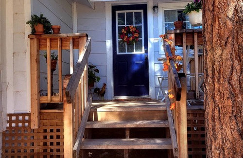 Colorado Springs Cabaña | Cute cozy cottage style duplex