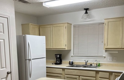 Gulfport Cabaña | Cute Cozy Cottage near beaches sleeps 4