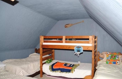 Houghton Lake Heights Cabina | Ubicación perfecta para disfrutar de sus vacaciones de escapada.