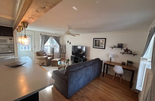 Topeka Casa | Cute & Cozy Home in Potwin Place!