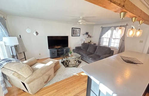 Topeka Casa | Cute & Cozy Home in Potwin Place!