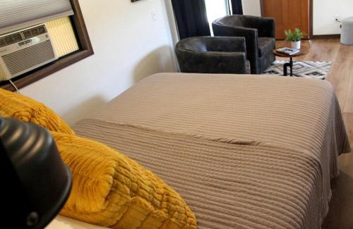 Rapid City Casa | Cute Creek-Side Cabin Nestled by Mount Rushmore in Rapid City