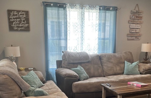 Culver Casa | Cute Culver Home Away From Home near beautiful Lake Maxinkuckee. Pet friendly