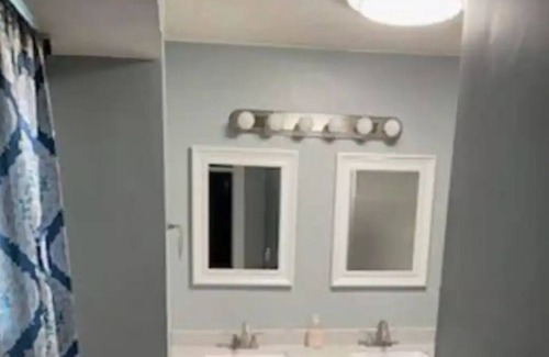 Culver Casa | Cute Culver Home close to beautiful lake Maxinkuckee. Pet friendly.