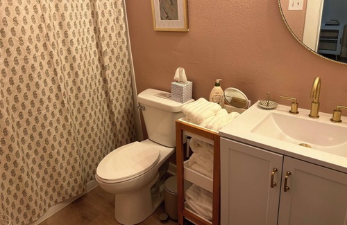 Boone Apartamento | Cute downtown Boone apartment - arts and crafts style.