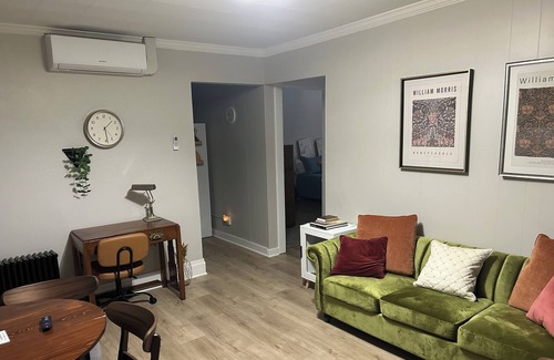 Boone Apartamento | Cute downtown Boone apartment - arts and crafts style.