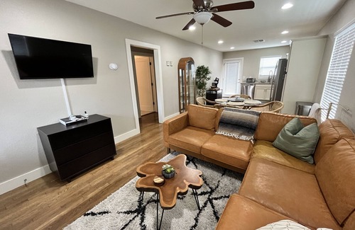 St. John - Coronado Hills Casa | Cute East Austin Bungalow