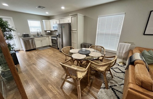 St. John - Coronado Hills Casa | Cute East Austin Bungalow