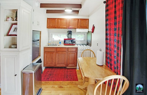 Gaines Casa | Cabaña linda eficiencia cerca de Pine Creek