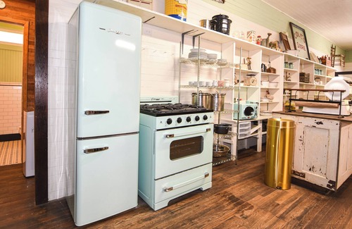 Baxter Otro | Cute historic country store turned farm house with modern updates