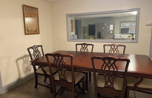 Florence Casa | Cute Home in Downtown Florence - 4 BR, 2 BA, WiFi, Pet Friendly!