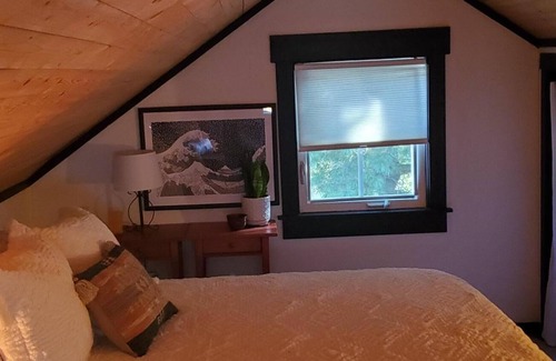 Easton Casa | Cute Home - Mt. Life, small town, close to recreation
