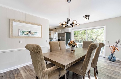 North Raleigh Casa | Cute home w firepit & king bed -starts at 3.5k/month