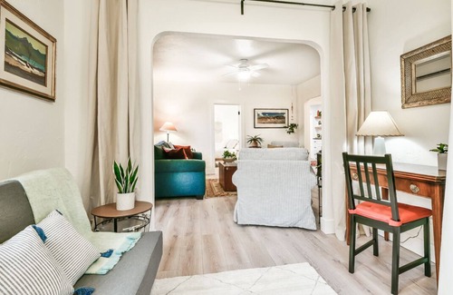 College Hill Casa | Cute House, Close to All Things & Pet Friendly
