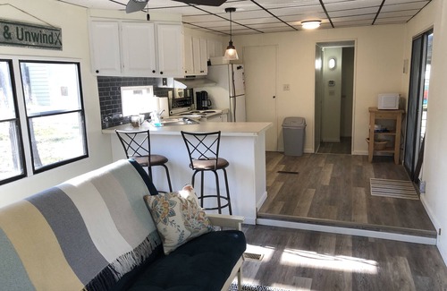 Bullock Cabaña | Cute Lakefront Cottage