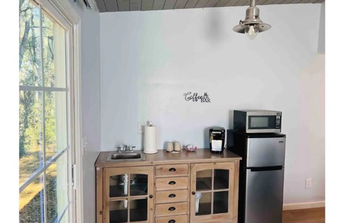 Moss Apartamento | Cute little apt. Safe charming quiet setting.
