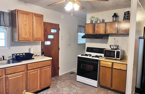 Whitman Casa | Cute Little Whole House For Rent Franklin’s Lodge