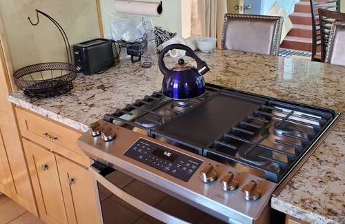 West Oakland Condominio | cute live work unit in Oakland condo